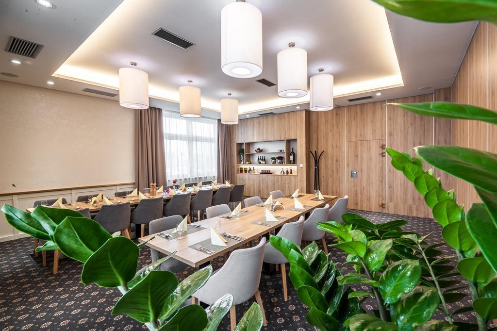 Privilege - Empire Hotels Group Kosice Bagian luar foto